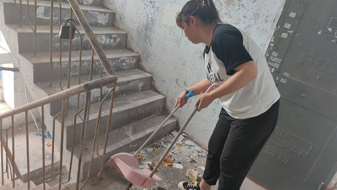 【环境整治】大东街道迅速行动、持续推进确保人居环境整治提升见实见效(图2)