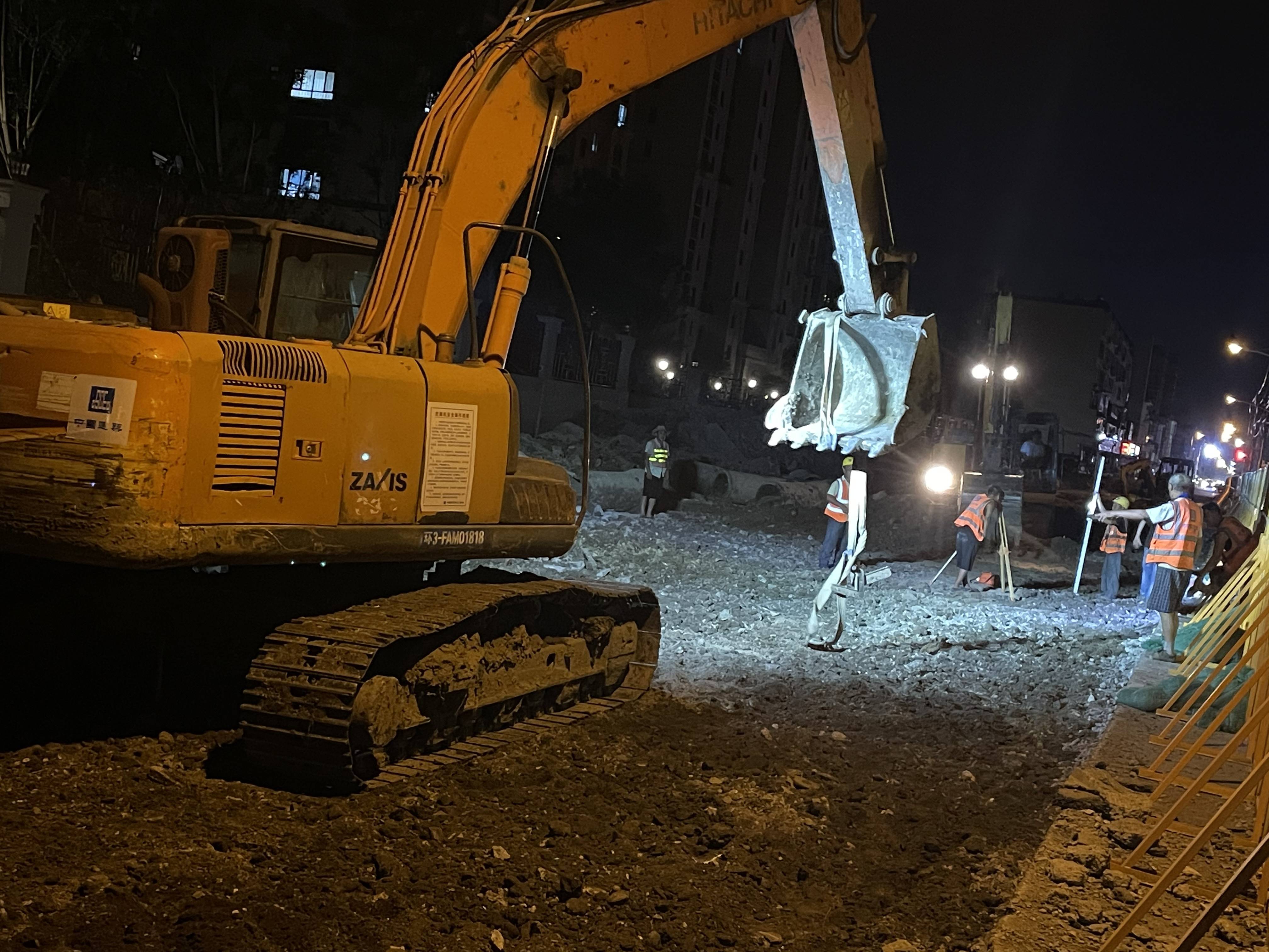 加班加点抢工期！中建五局济宁兖州道路管网改造项目攻坚克难显担当(图2)