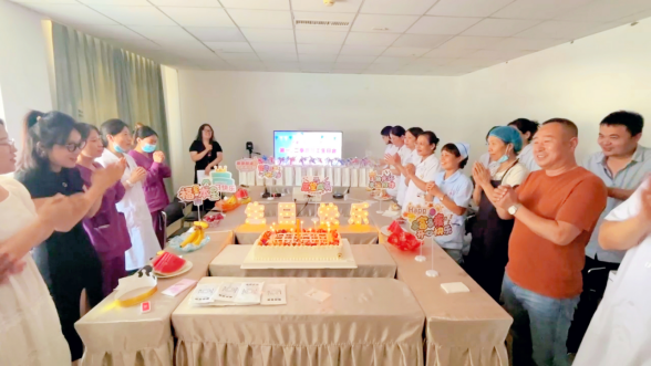 农行宜宾分行举办“时光共悦 喜辰同乐”职工集体生日会(图5) 农行宜宾分行举办“时光共悦 喜辰同乐”职工集体生日会(图5)